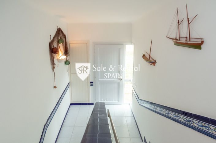 Image No.17-8 Bed Villa for sale