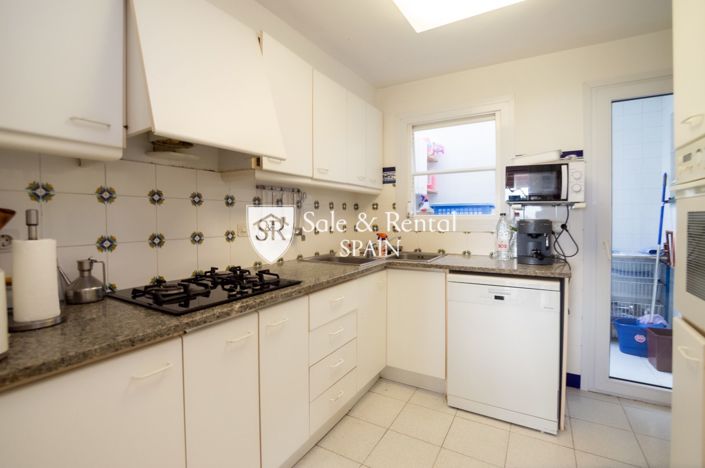 Image No.32-8 Bed Villa for sale