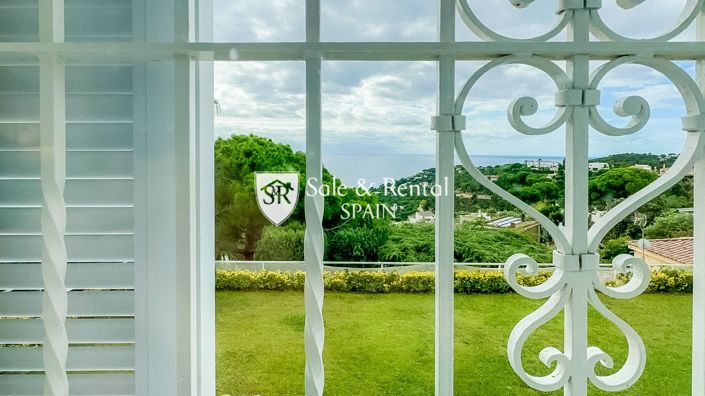 Image No.43-8 Bed Villa for sale