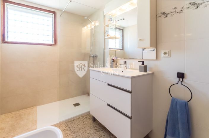 Image No.19-4 Bed Villa for sale