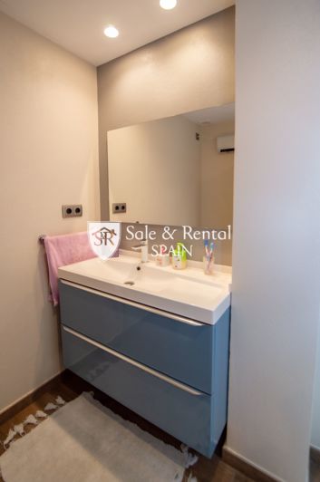 Image No.21-3 Bed Flat for sale