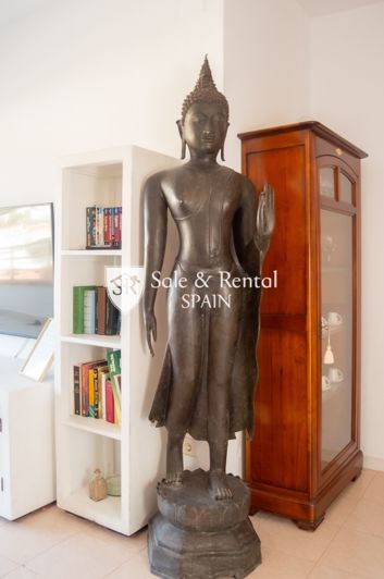 Image No.10-3 Bed Flat for sale