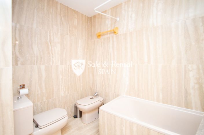 Image No.20-3 Bed Flat for sale