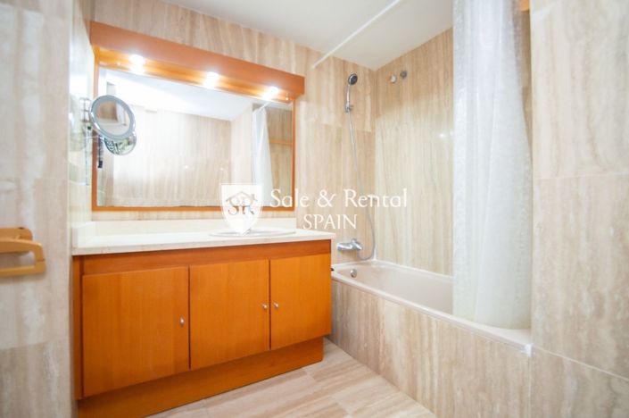 Image No.32-3 Bed Flat for sale