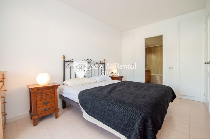 Image No.34-3 Bed Flat for sale