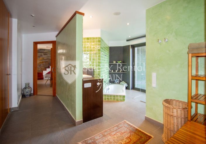 Image No.24-5 Bed Villa for sale