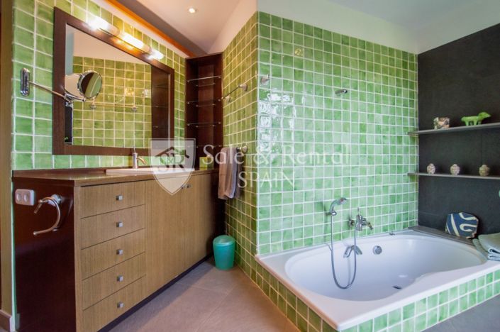 Image No.26-5 Bed Villa for sale