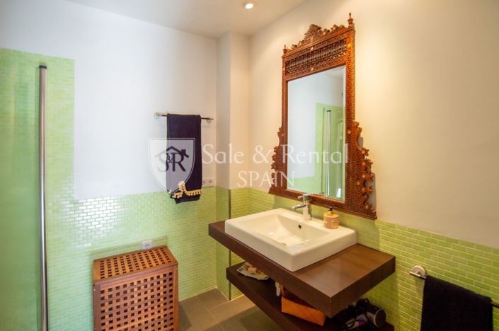 Image No.30-5 Bed Villa for sale