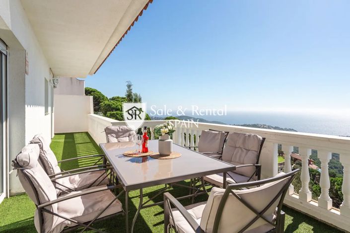 Image No.1-4 Bed Villa for sale