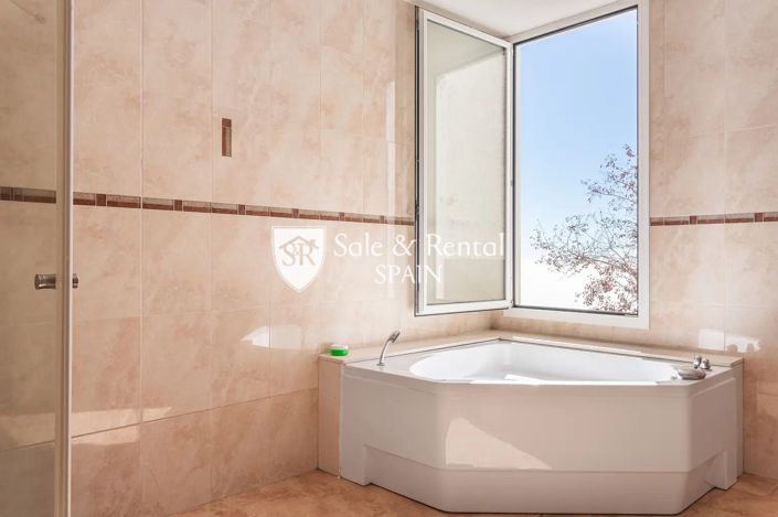 Image No.25-4 Bed Villa for sale