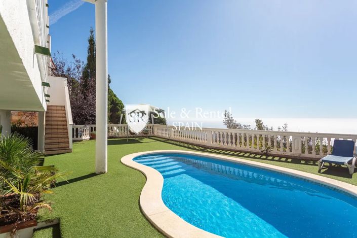 Image No.3-4 Bed Villa for sale