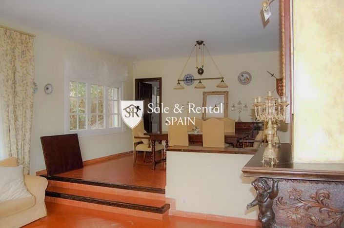 Image No.9-6 Bed Villa for sale