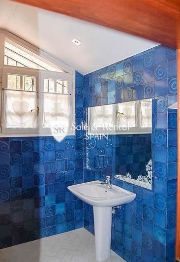 Image No.40-6 Bed Villa for sale