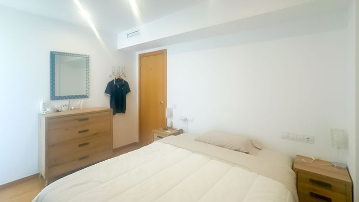 Image No.18-2 Bed Flat for sale