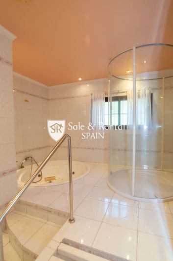 Image No.19-6 Bed Villa for sale