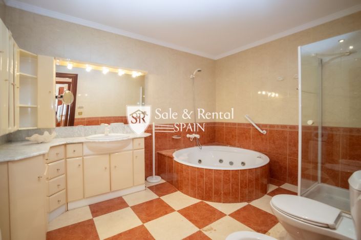 Image No.34-6 Bed Villa for sale