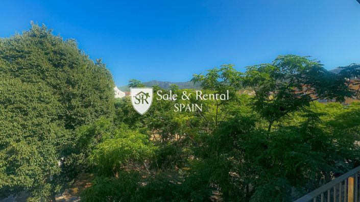 Image No.10-3 Bed Flat for sale