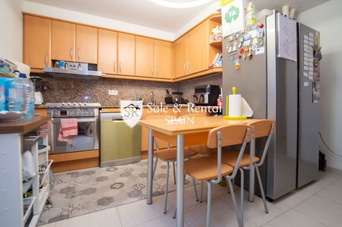 Image No.18-3 Bed Flat for sale