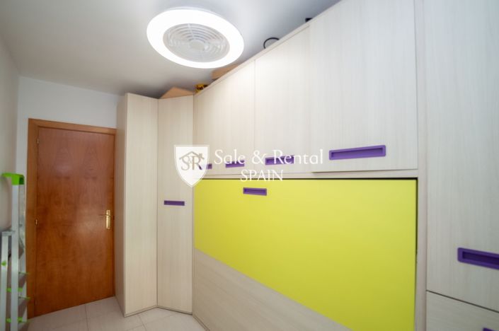 Image No.24-3 Bed Flat for sale