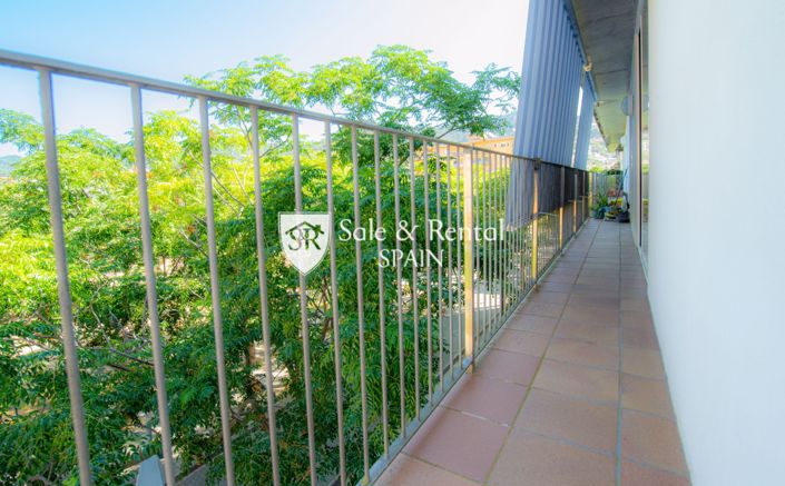 Image No.9-3 Bed Flat for sale