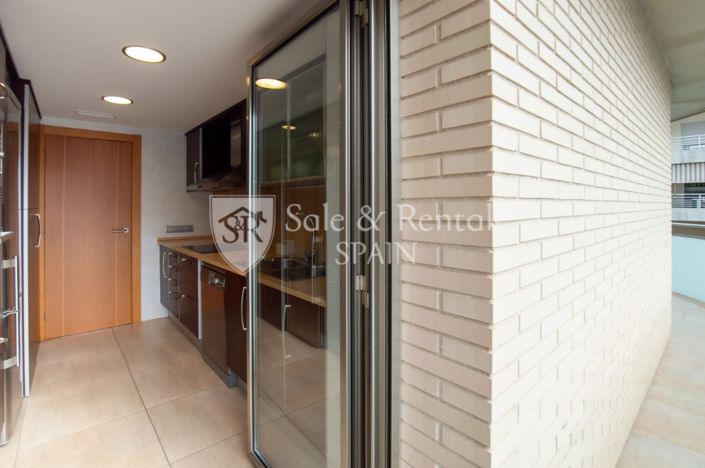 Image No.14-3 Bed Flat for sale