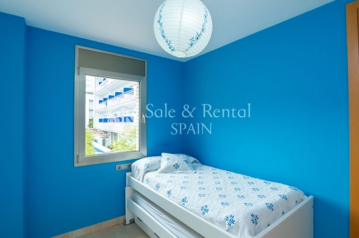 Image No.23-3 Bed Flat for sale