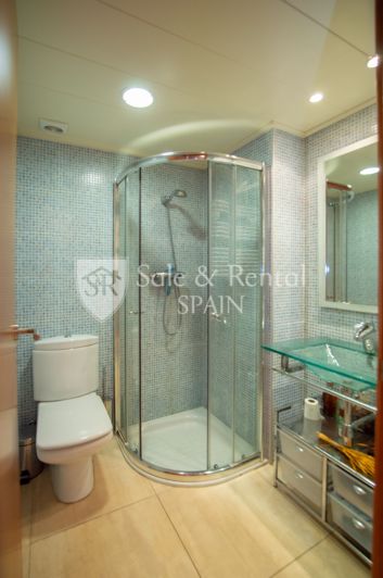 Image No.25-3 Bed Flat for sale