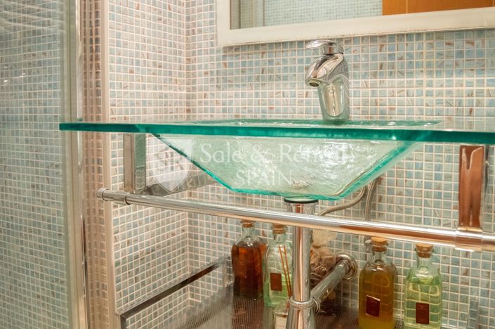 Image No.30-3 Bed Flat for sale