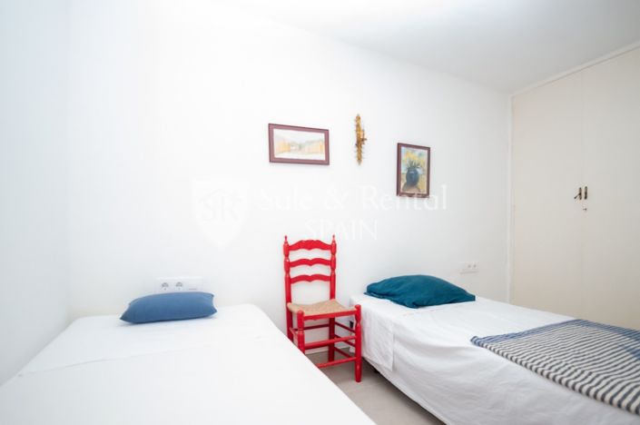 Image No.24-3 Bed Flat for sale