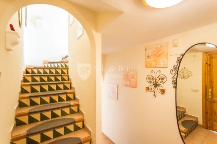 Image No.17-8 Bed Villa for sale