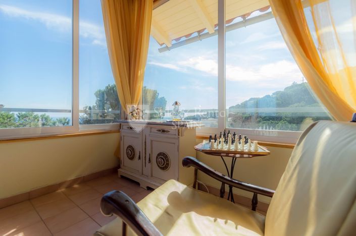 Image No.25-8 Bed Villa for sale