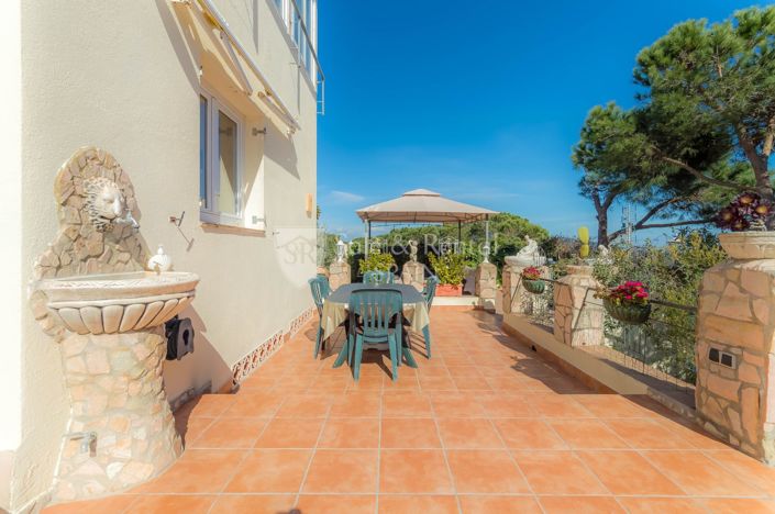 Image No.32-8 Bed Villa for sale