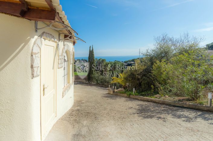 Image No.36-8 Bed Villa for sale