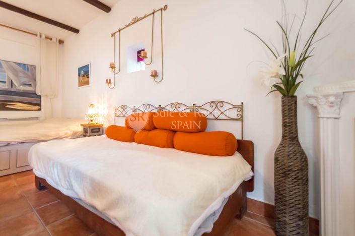 Image No.47-8 Bed Villa for sale