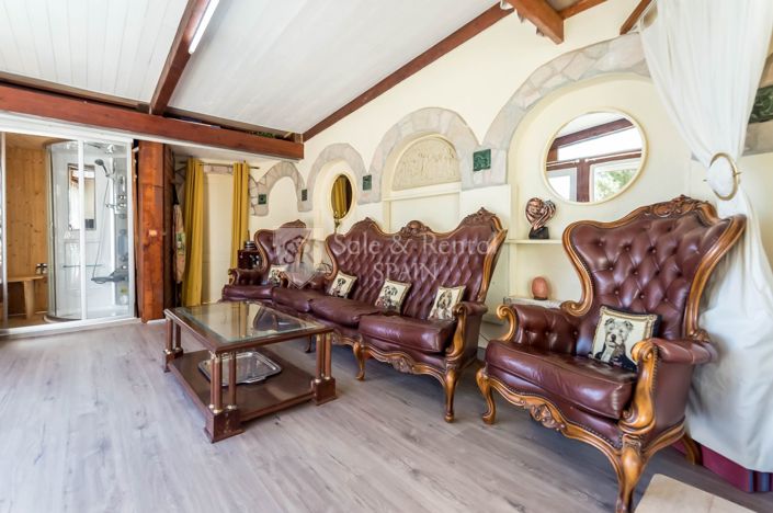 Image No.6-8 Bed Villa for sale