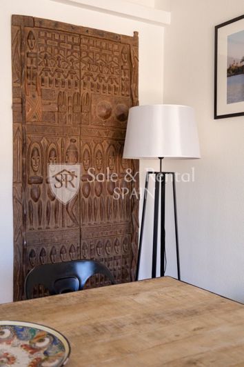 Image No.24-4 Bed Flat for sale