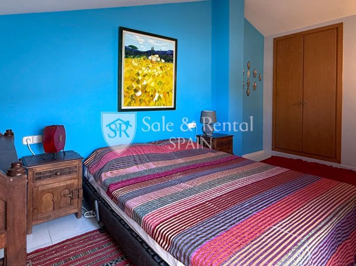 Image No.33-4 Bed Flat for sale