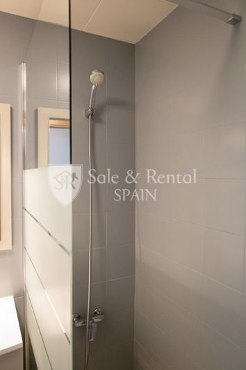 Image No.40-4 Bed Flat for sale