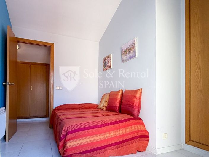 Image No.47-4 Bed Flat for sale