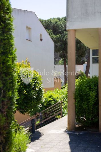 Image No.57-4 Bed Flat for sale