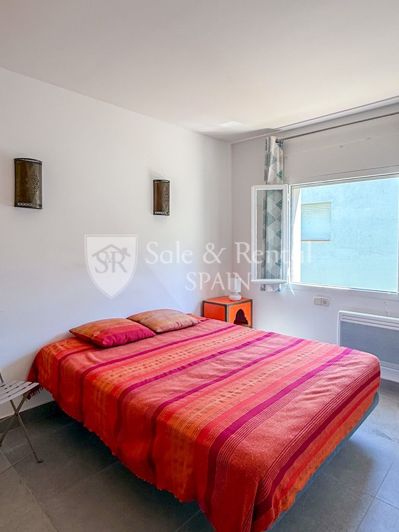 Image No.61-4 Bed Flat for sale