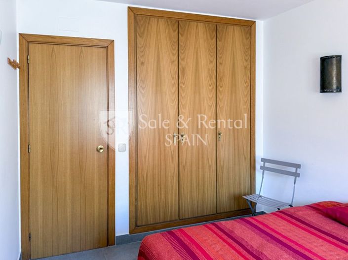 Image No.64-4 Bed Flat for sale