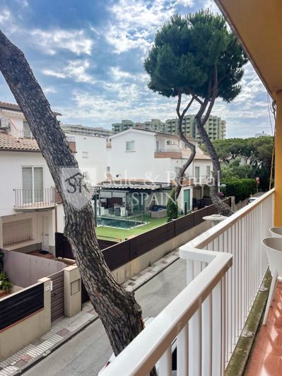 Image No.33-3 Bed Flat for sale