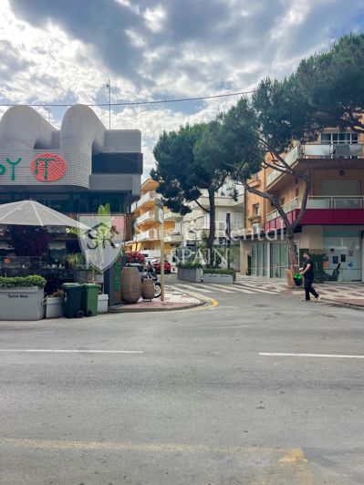 Image No.38-3 Bed Flat for sale