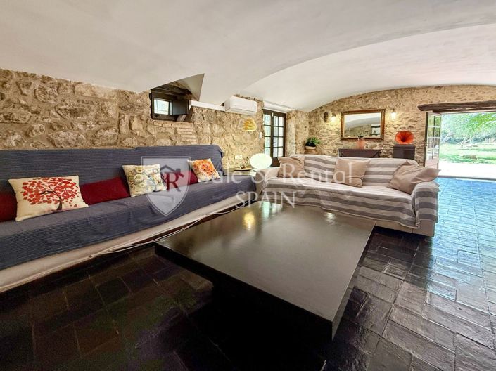 Image No.10-7 Bed Villa for sale