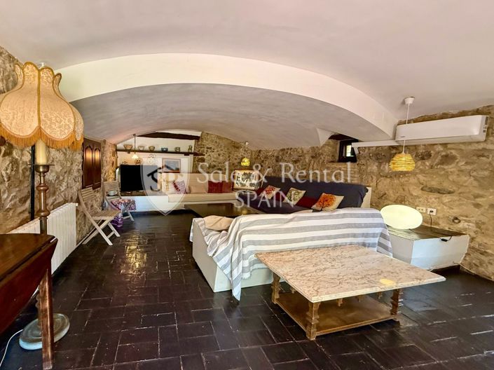 Image No.12-7 Bed Villa for sale