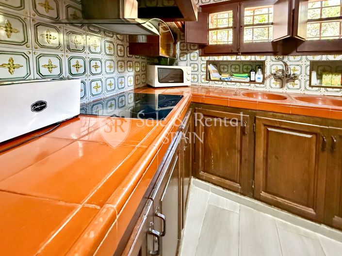 Image No.15-7 Bed Villa for sale