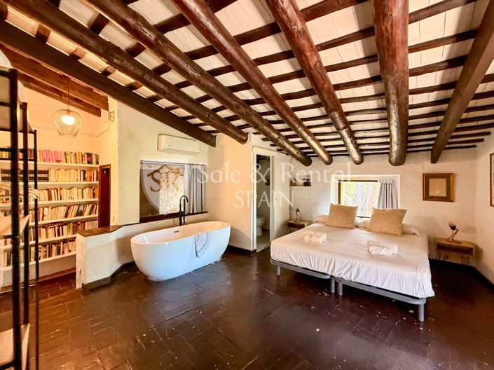 Image No.31-7 Bed Villa for sale