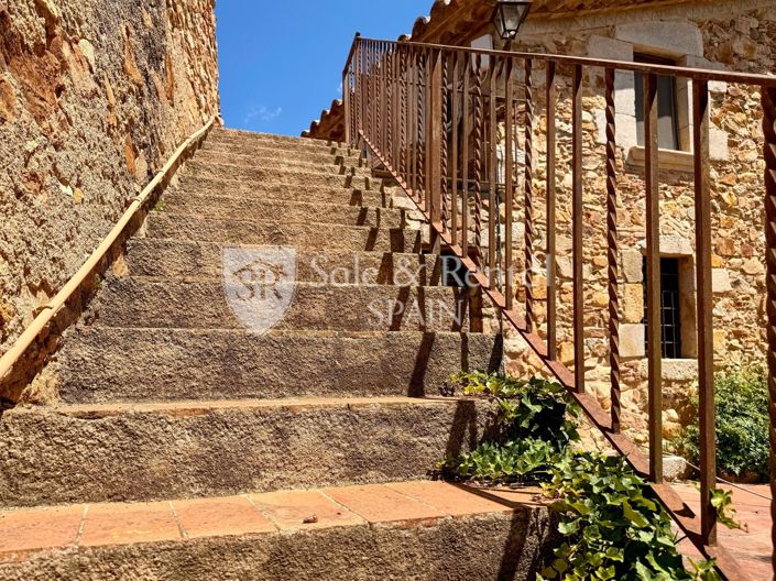 Image No.47-7 Bed Villa for sale