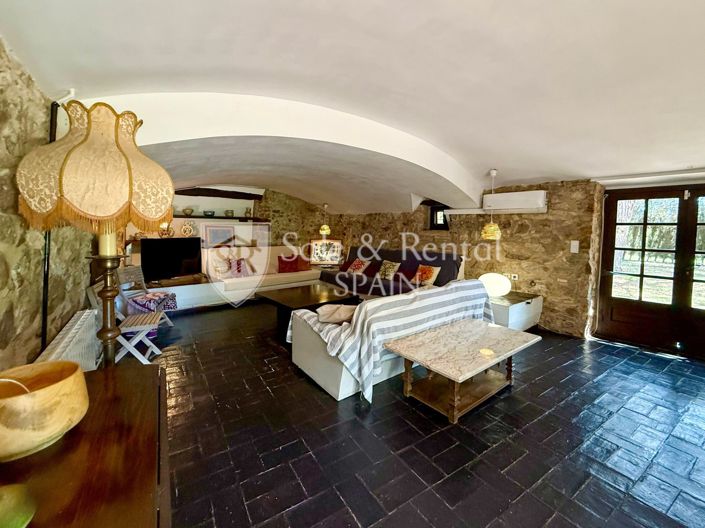 Image No.6-7 Bed Villa for sale